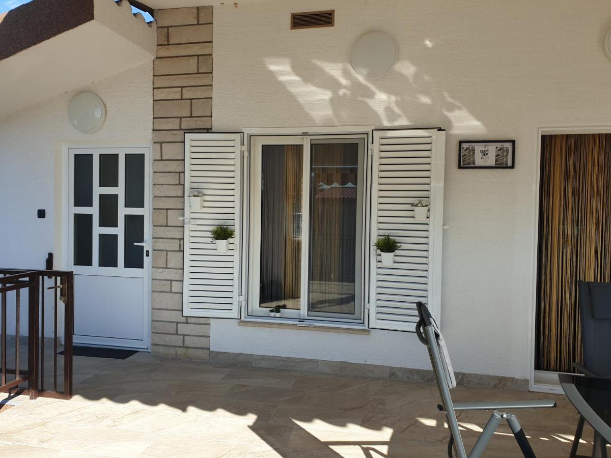 Apartman Anabella Rovanjska Exterior foto